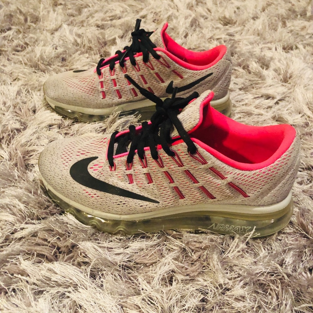 Kid’s Nike Air max/size 5/pink and gray
